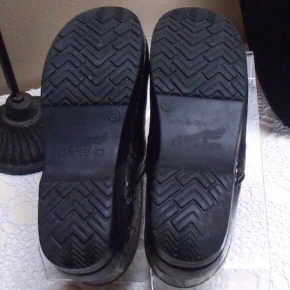 Dansko Slip On Platform Clogs Black Leather Nursing Comfort Shoes US 7.5-8 EU 38 - Picture 12 of 14